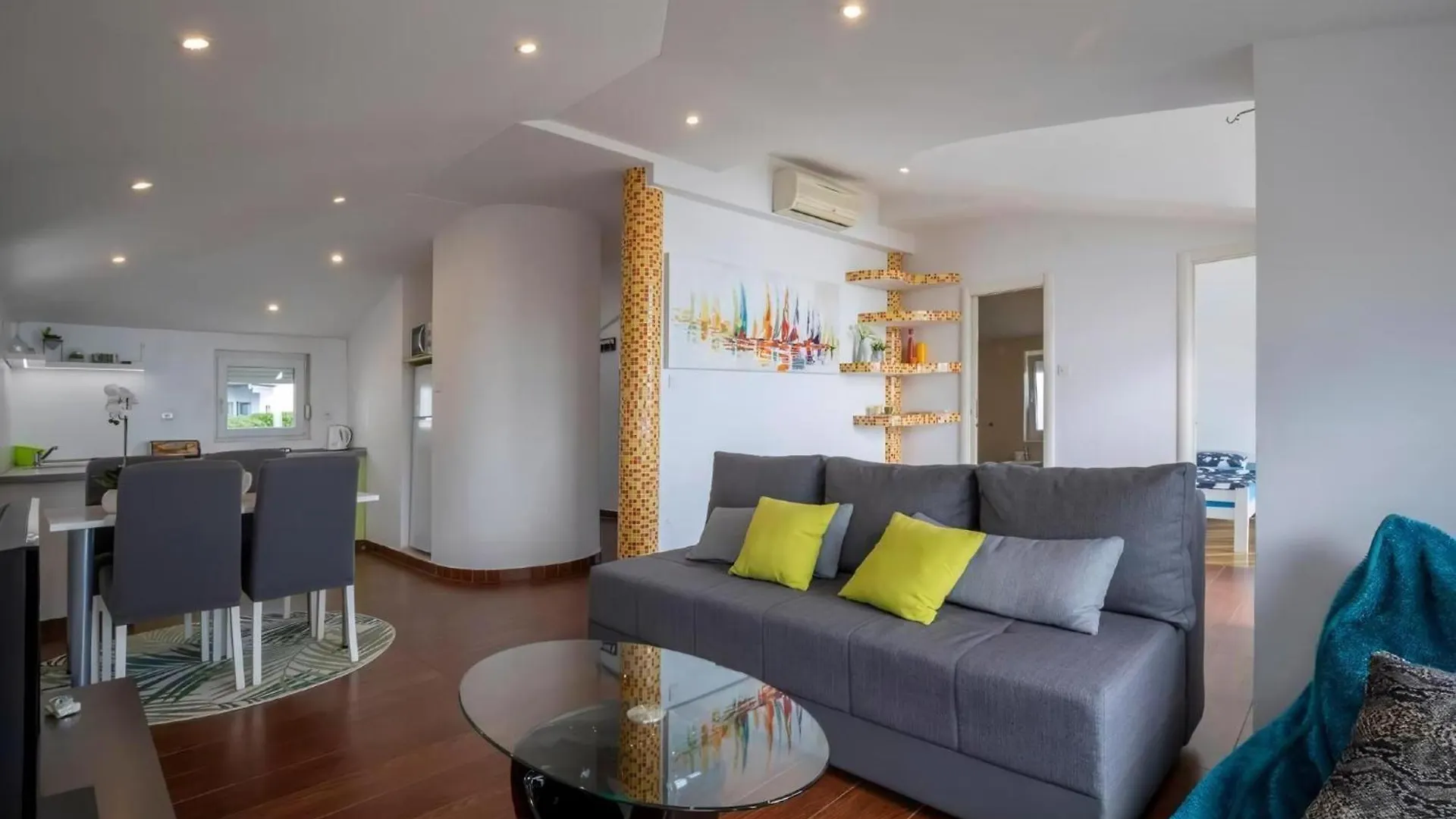 Ferienwohnung In Rijeka Mit Grossem Balkon